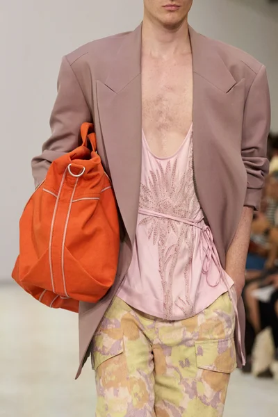 Look 93